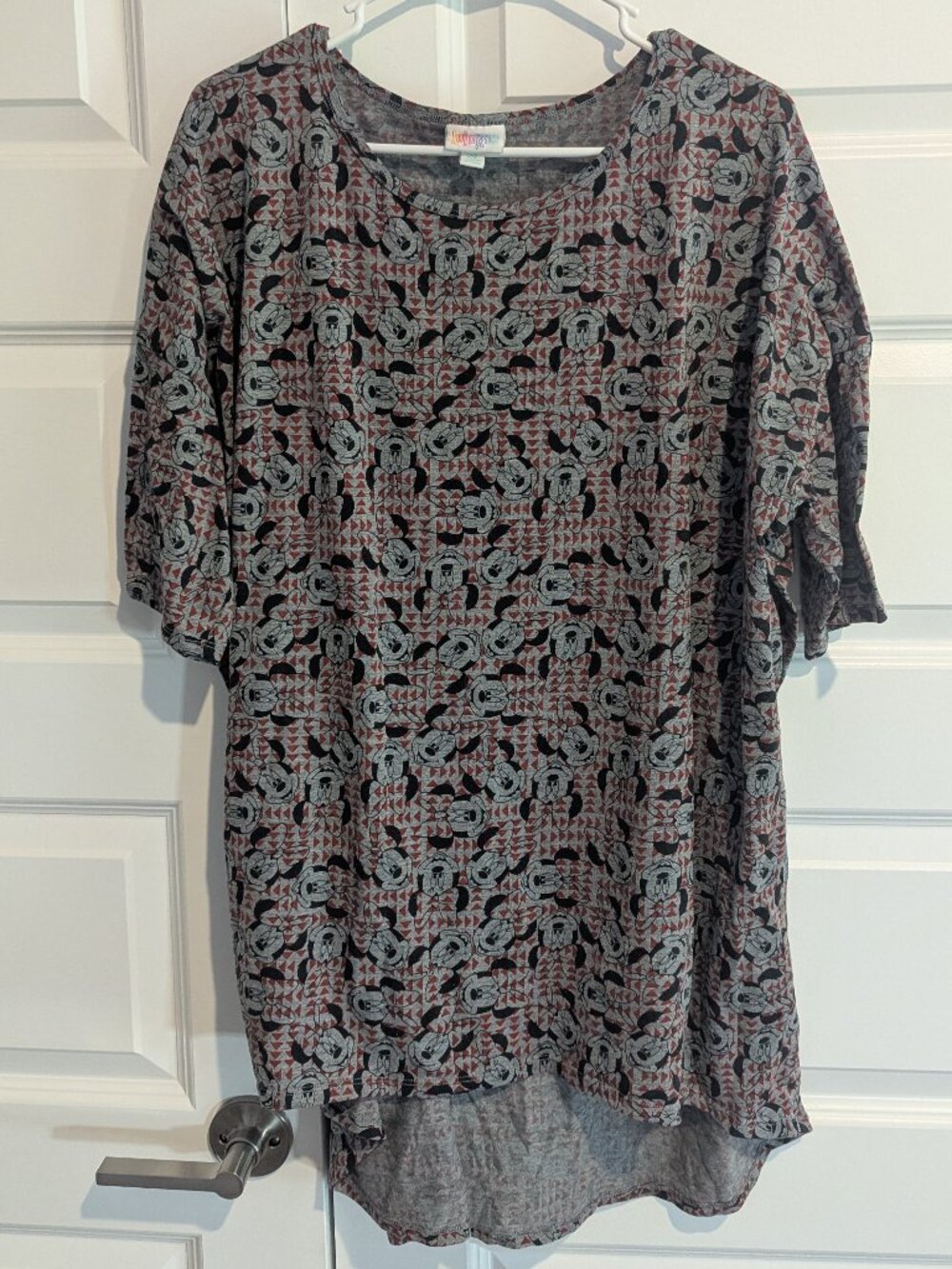 LuLaRoe - Grey Minnie Mouse Print Top - 2X